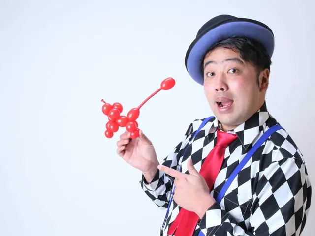 数少ない紙切り師ですテレビ等数々出演。ジャグリング、バルーンなど幅広い芸で対応