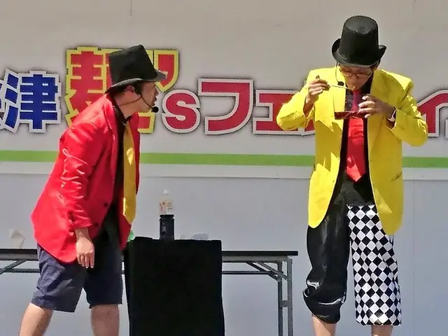 【全国対応可】忘年会新年会にお笑いマジックショー芸歴27年「あっけらかん」参上!