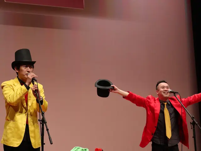 【全国対応可】忘年会新年会にお笑いマジックショー芸歴27年「あっけらかん」参上!