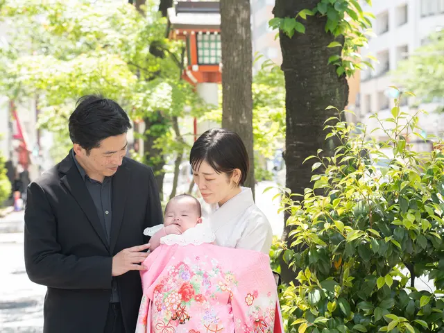 お宮参り出張撮影!ご希望の方には産着、よだれかけ、帽子、お守りは無料貸し出し