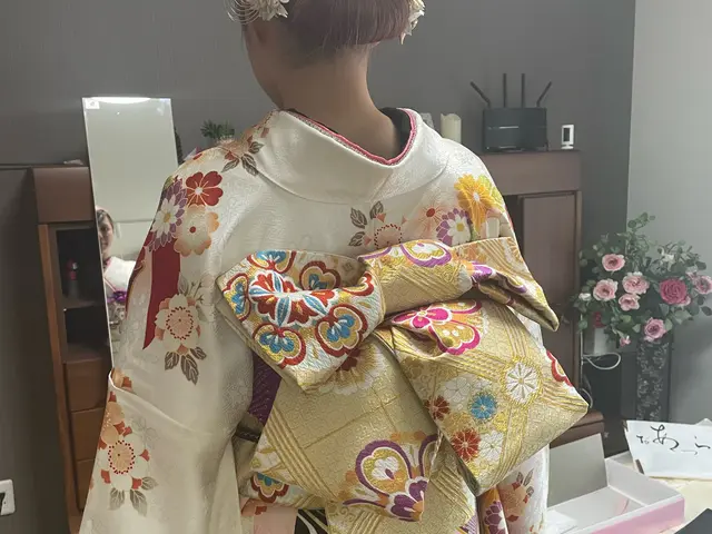 ◇七五三、成人式振袖、訪問着、花嫁支度まで、美容師がお支度致します。