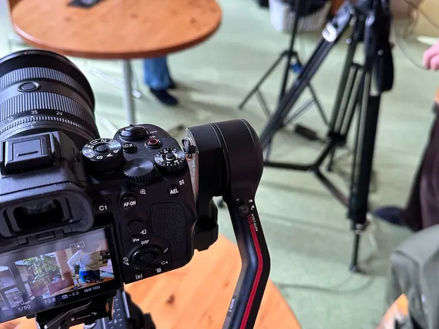 流行りの縦型動画〜PR、人材紹介動画に対応!