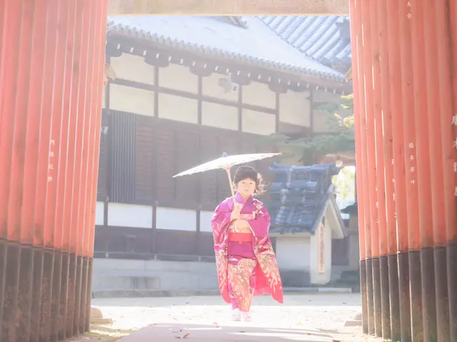 夫婦2人で出張撮影★和傘・紙風船などの小物あり★楽しく撮影しましょう♪