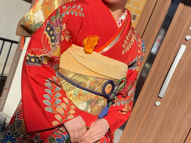 ご自宅で安心着付け。交通費込み、ヘアセット不可、まずは「お問い合わせ」を…。