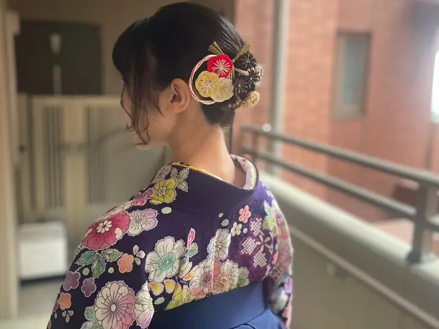 早朝から対応可/着付数1,000名超の実績/一級着付け技能士/美容師免許有