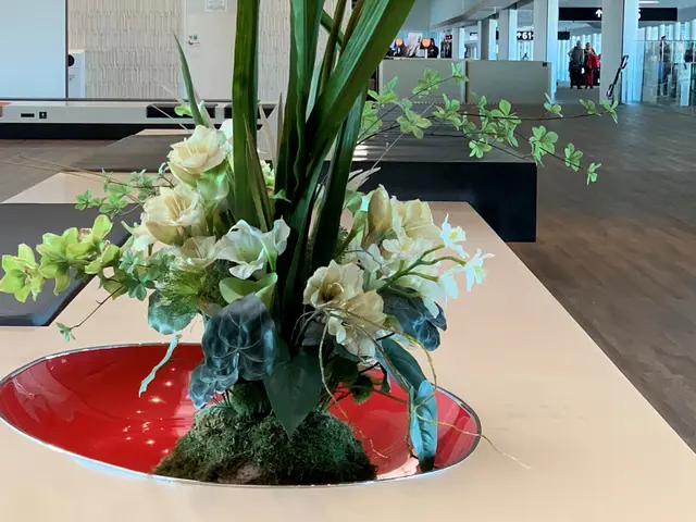 建物やサービスの魅力を伝える一枚を。360°カメラやドローンも活用可能です。