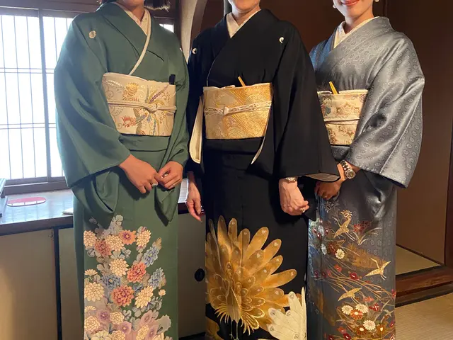 ◉早朝料金、交通費無し ◉楽で着崩れない ◉一級着付け技能士◉複数人割引あり