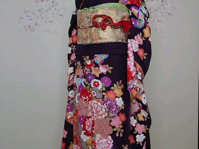 《経歴25年以上》QR決済可!ヘアーセット込  楽でスリムな着付けを提供!