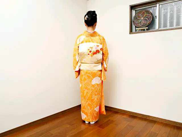 《経歴25年以上》QR決済可!ヘアーセット込  楽でスリムな着付けを提供!