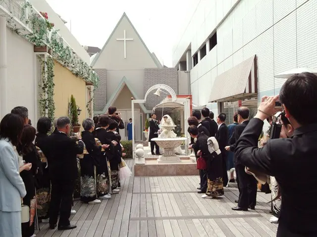 引出物に写真集はいかがでしょうか?
