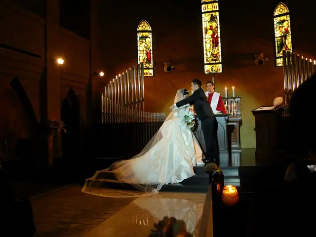 ゼ●●イ元編集長の結婚式も撮影をしたベテランカメラマンが撮影します。