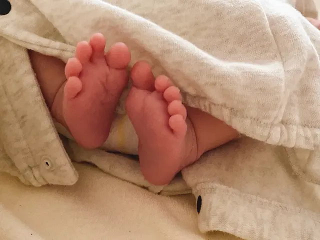 ナチュラルニューボーンフォト。お子様とご家族の自然な表情を撮影させていただきます