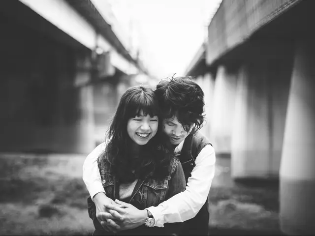 お二人の写真を用途に合わせて撮影致します。映画のワンシーン感を目指します。