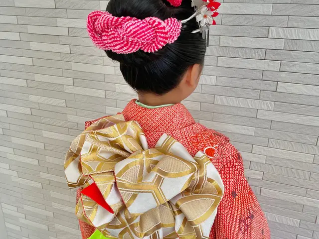 ヘアセット込み価格です*早朝料金なし!楽で快適!美しい着付けをご提供いたします。