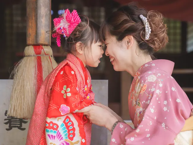 自然な笑顔を夫婦で撮影!和傘など小物は全て無料、人見知りさんも素敵な笑顔で♪