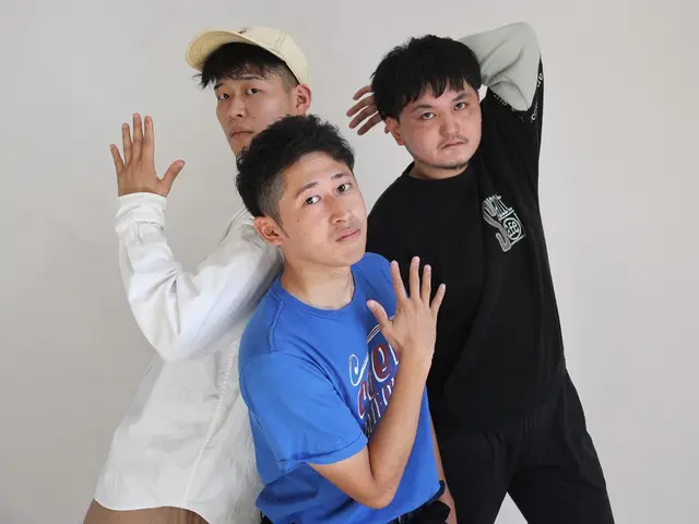 あなたの自然な笑顔を引き出します!屋外撮影は多灯リモート照明でキラキラ写真に。