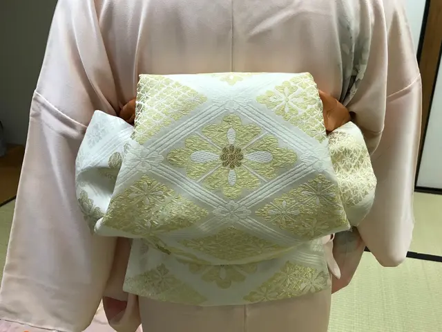 七五三のご予約受付けしてます!ヘアセット込み価格です。着付けのみも受付け