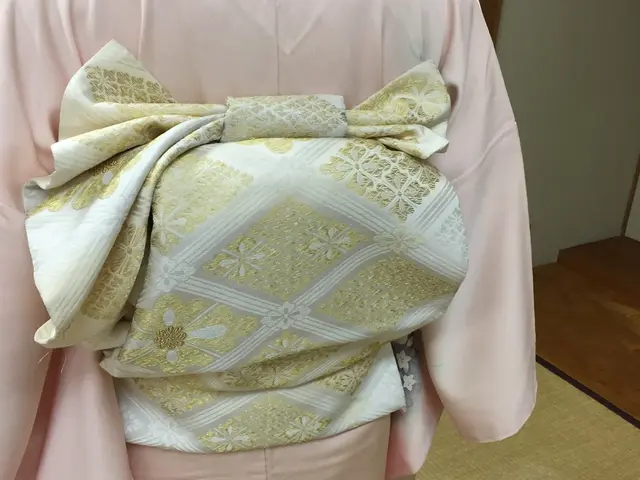 七五三のご予約受付けしてます!ヘアセット込み価格です。着付けのみも受付け