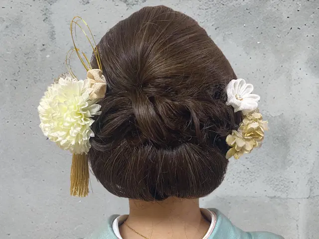 《ヘアセット込みの価格です》お着付けのみの方は割引有り。ご相談下さい。