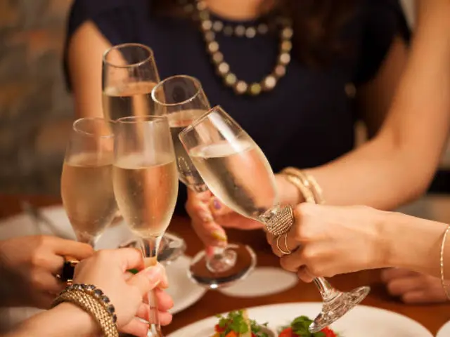 プロ機材。身近な価格。豊富な実績。"心に残る感動" 写真をもっと身近に。