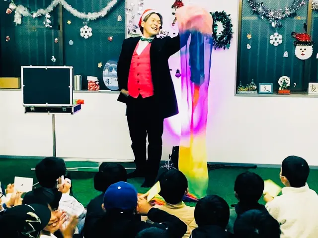 【笑って楽しむマジックショー】結婚式パーティー忘年会を盛り上げ! 【観客参加型】