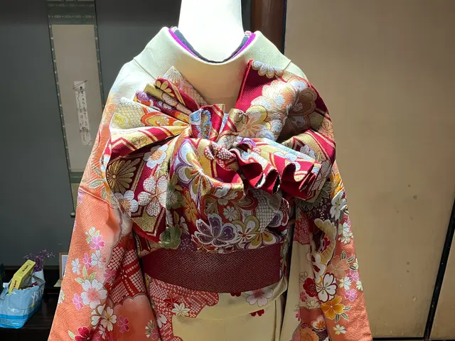 時間通りに美しく出張着付け承ります!簡単なメイクもサービス致します。