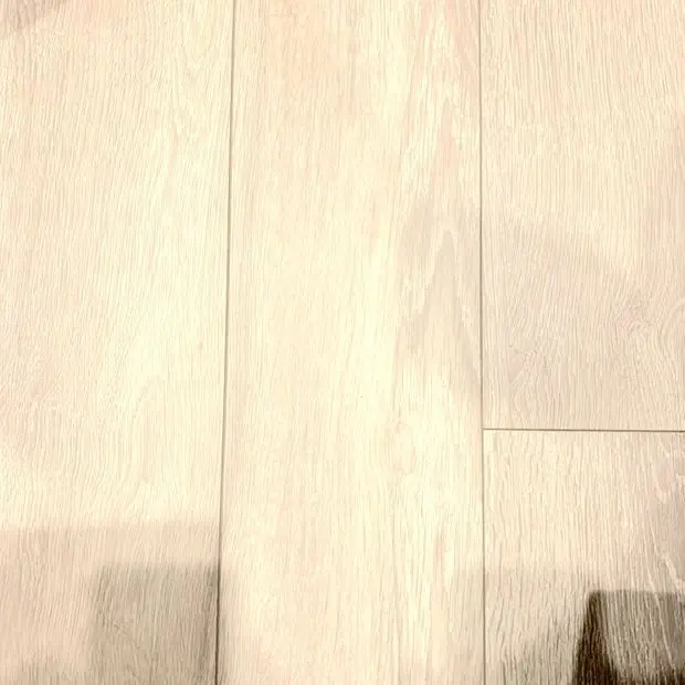白木の床