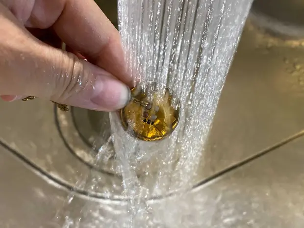 ネックレスを洗う