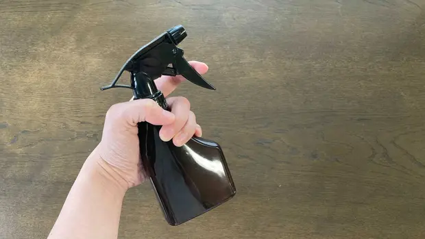 スプレーボトル