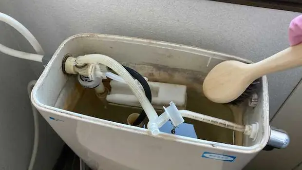 柄の長いブラシ