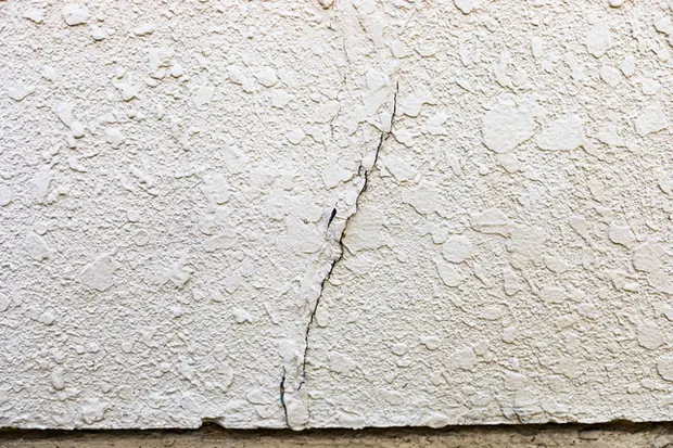 外壁のひび割れ