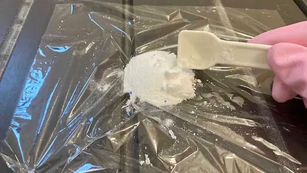 重曹と酸素系漂白剤(粉末)を混ぜる