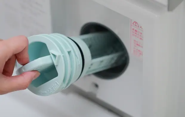 ドラム式洗濯機の排水フィルター