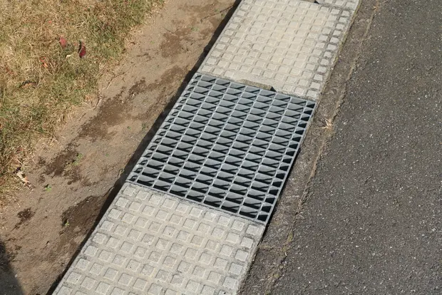 外の排水溝
