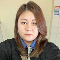 笑顔と確認の徹底で安心！女性スタッフが対応の頼れる買い物パートナー