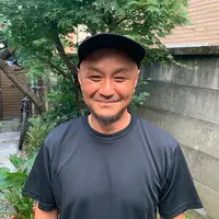 植物を愛する植木屋が見極める草刈り！必要な植物はしっかり残します。