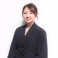 サロン歴10年・毎月50人施術のプロが自宅で本格美容をお届け！