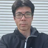 深呼吸したくなる部屋　空気触媒塗料による壁紙塗り替え