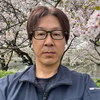 家から飛び出した木、家の間の木､空き家等の伐採とその後の管理お任せください。