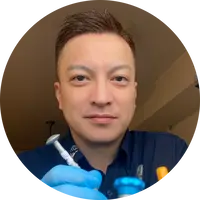 女性スタッフ同行可能！ご自宅駐車場での安心iPhone修理をその場で完了