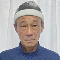 故障やご不要になったエアコンを取り外します。パテ埋め作業も綺麗に仕上げます。