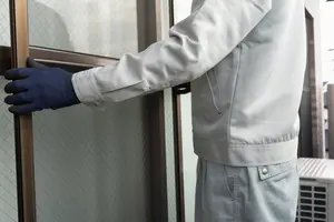 網戸がスムーズに動かない！網戸が動かない原因と自分で修理する方法