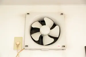 プロペラタイプの換気扇の掃除は簡単？分解方法や手順を解説