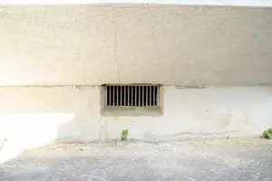 床下の湿気対策｜湿気の原因と人や住居への影響とは？