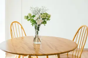 テーブル天板の表面が剥がれたら｜修理を推奨する理由と簡単な補修方法を紹介