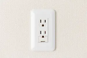 コンセント増設はDIYできる？コンセント増設工事の費用などの情報をまとめて紹介！【2019年版】