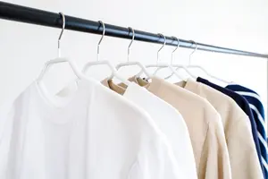 突っ張り棒で服を掛けたい！衣類掛けに適したタイプと耐荷重を解説