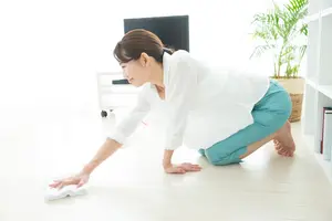 クッションフロアの黒ずみ汚れはオキシクリーンで簡単に掃除できる！