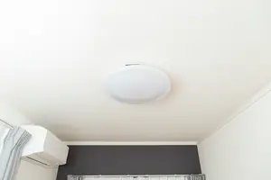 シーリングライトの蛍光灯を電球色に変えたい！知っておきたい蛍光灯の色と交換方法