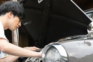 カーバッテリーの交換は何を目安にすればいい？交換のサインを解説